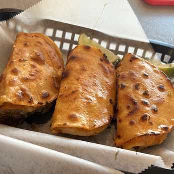 Big chile real mexican tacos & tex mex signature dishes TacoHomemade GuacamoleQuesa Birria 
